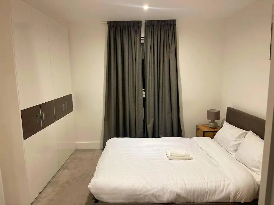Morden Luxury 2Bedroom Apartment London United Kingdom