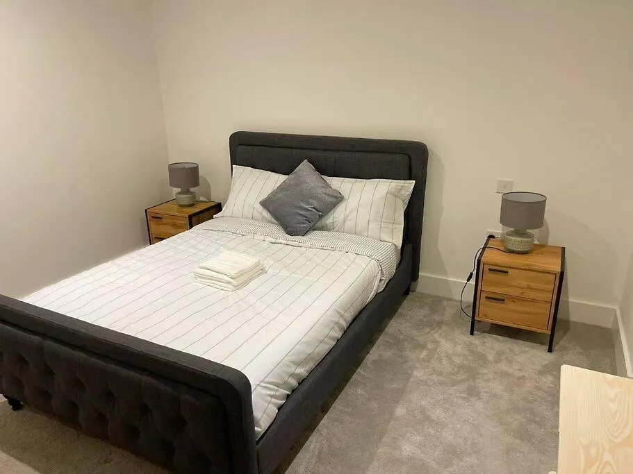 Morden Luxury 2Bedroom Apartment London United Kingdom